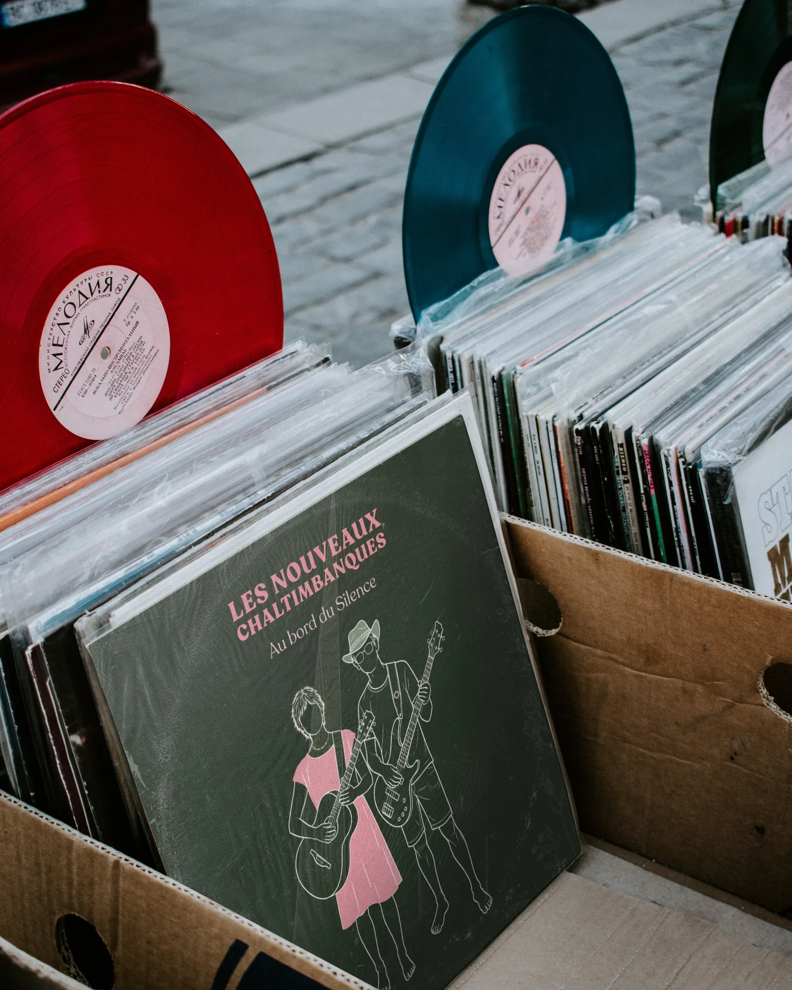Pochette vinyle des Nouveaux Chaltimbanques chez un disquaire